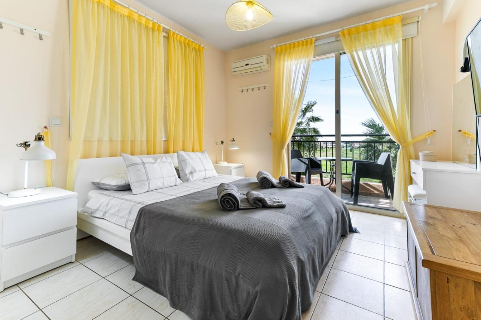 Sunny View - A Stunning Apartment With Private Rooftop Paphos Exterior foto