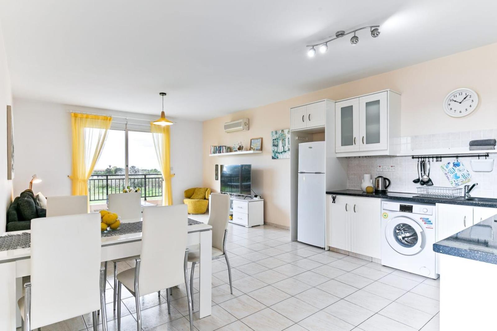 Sunny View - A Stunning Apartment With Private Rooftop Paphos Exterior foto