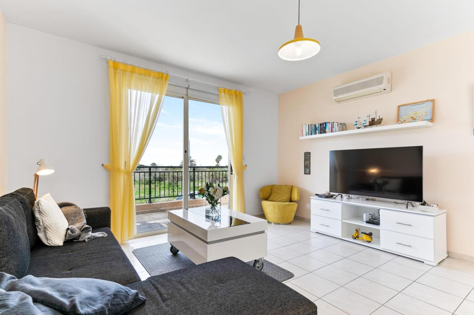 Sunny View - A Stunning Apartment With Private Rooftop Paphos Exterior foto