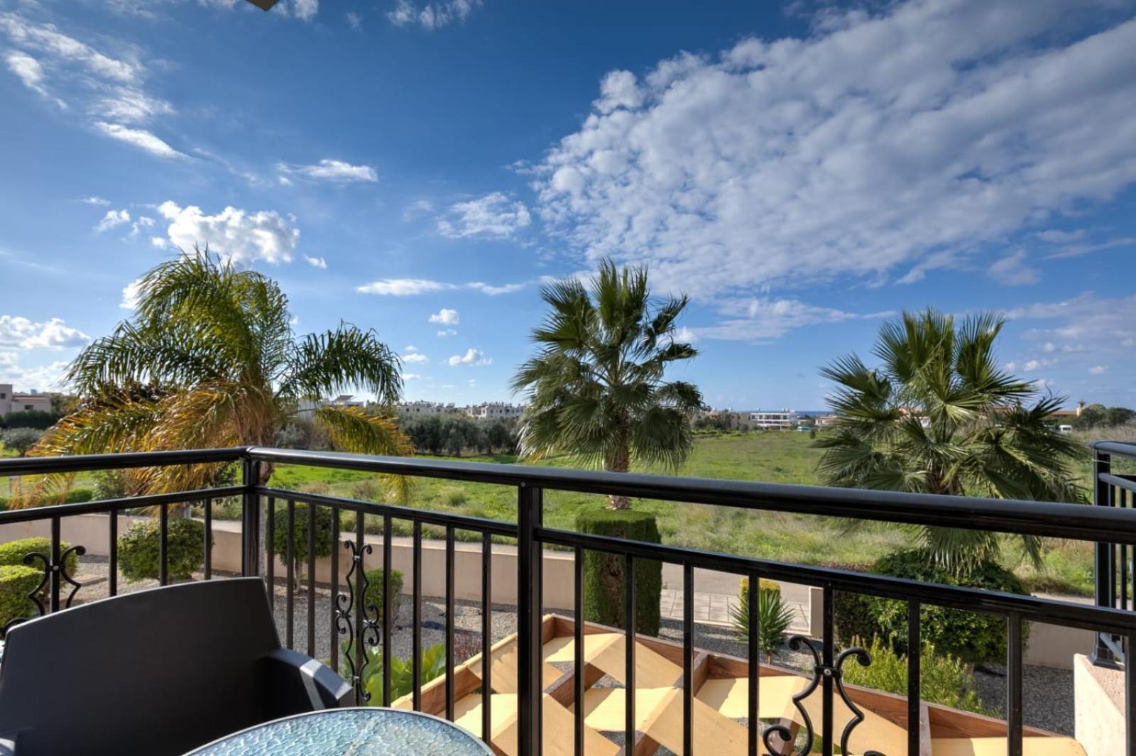 Sunny View - A Stunning Apartment With Private Rooftop Paphos Exterior foto
