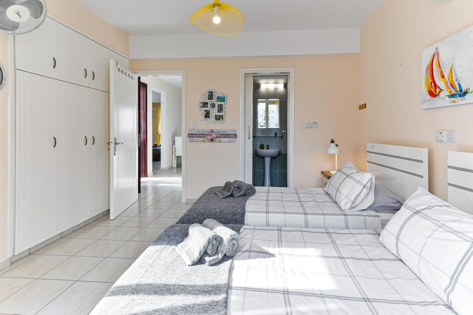 Sunny View - A Stunning Apartment With Private Rooftop Paphos Exterior foto